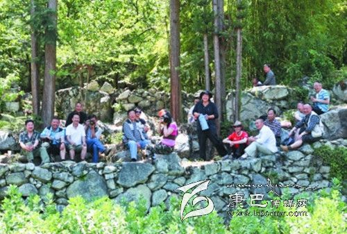 州攝影家協會“瀘定紅櫻桃節采風活動”側記