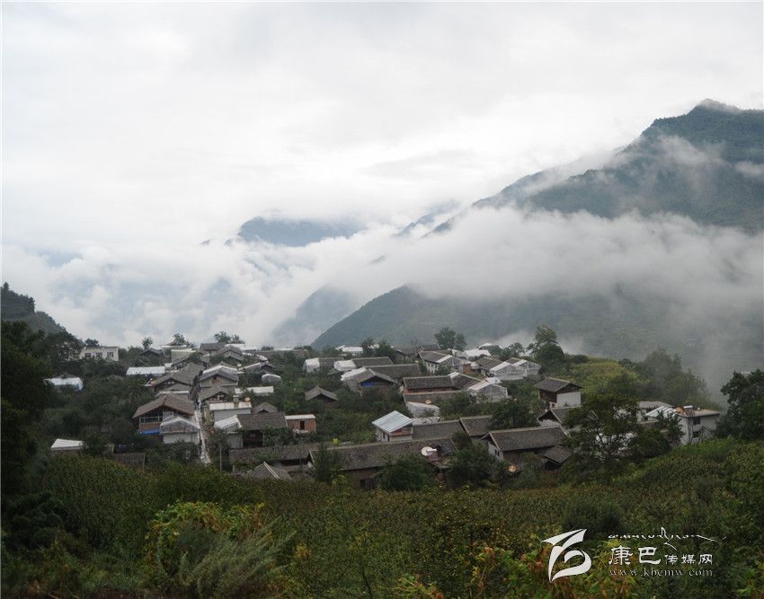 瀘定山鄉入畫來