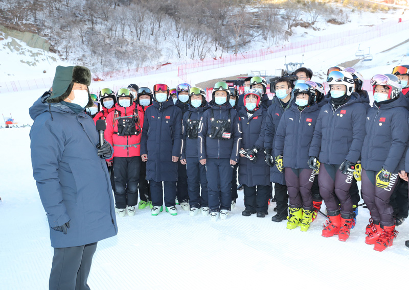 2021年1月18日，習近平總書記在位于北京市延慶區的國家高山滑雪中心，同賽場保障工作人員、運動員、教練員等親切交流。